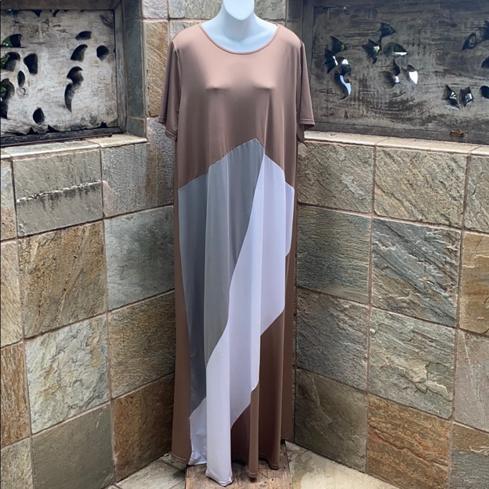 Miss Look Maxi Dress (Tall) see description